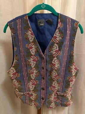 Vintage Paisley Button-Front Vest in Blue and Cream